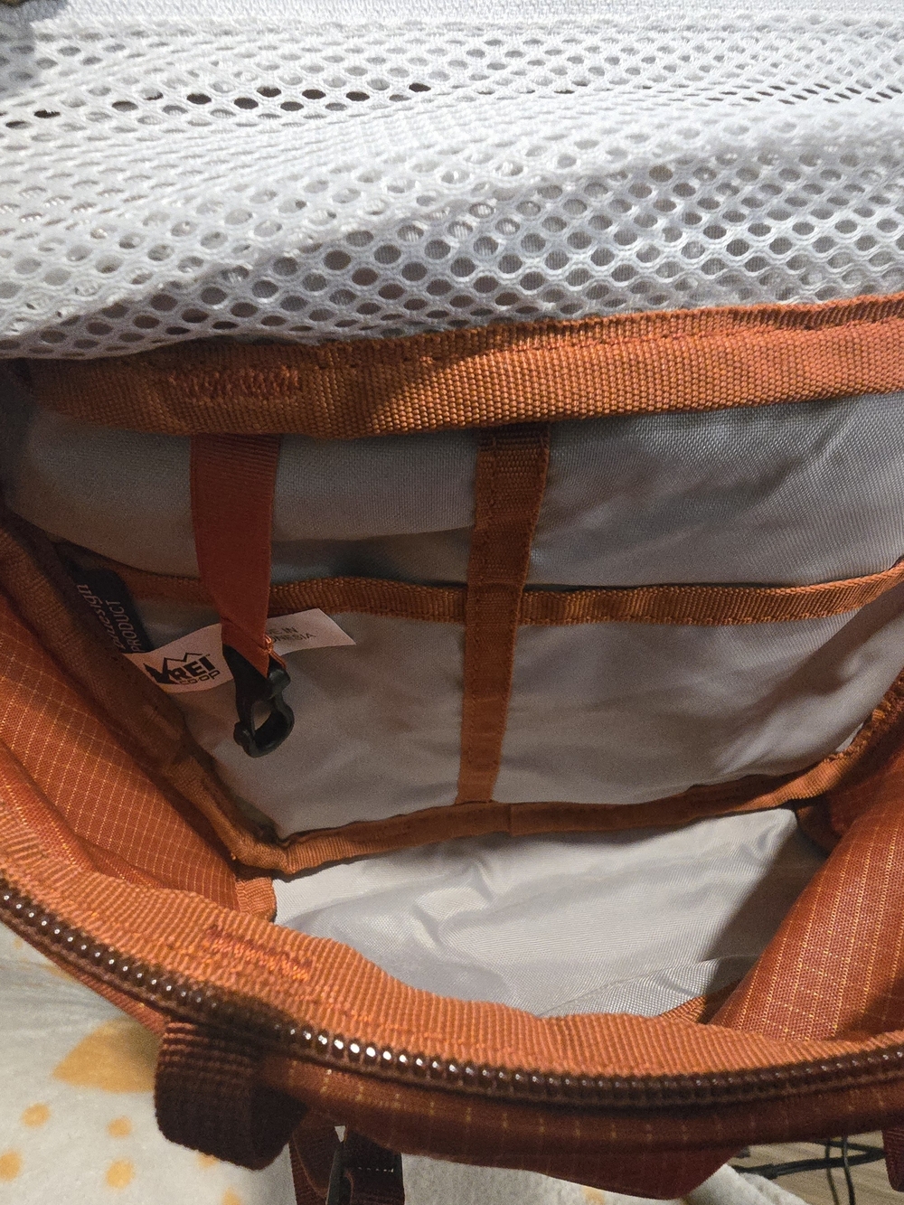REI Unisex Co-op Trail 5 Waistpack Burnt Orange / Tapenade colorway Sustainabke - Picture 3 of 12